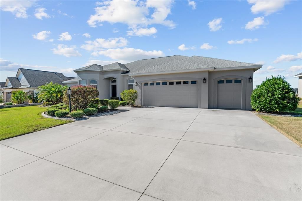 For Sale: $1,650,000 (4 beds, 2 baths, 3588 Square Feet)