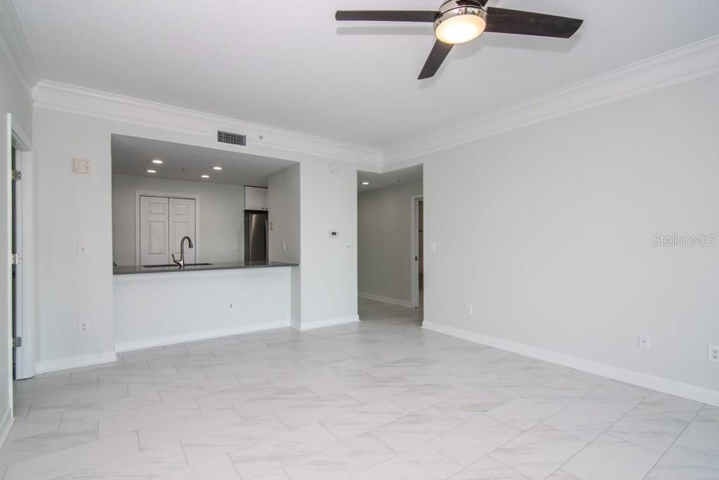 Active With Contract: $3,200 (2 beds, 2 baths, 1170 Square Feet)