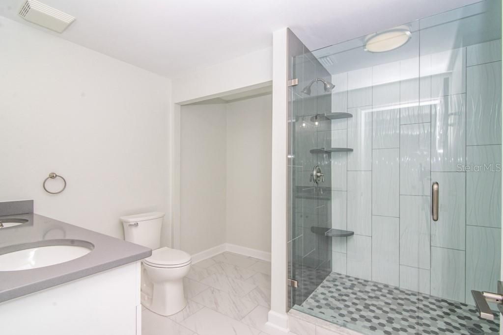 Active With Contract: $3,200 (2 beds, 2 baths, 1170 Square Feet)