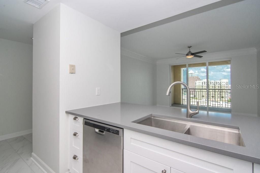 Active With Contract: $3,200 (2 beds, 2 baths, 1170 Square Feet)