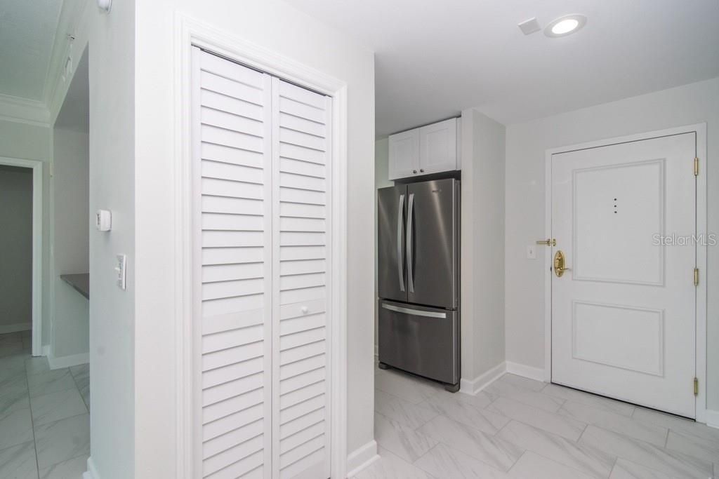 Active With Contract: $3,200 (2 beds, 2 baths, 1170 Square Feet)