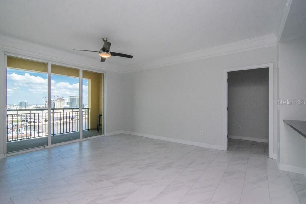 Active With Contract: $3,200 (2 beds, 2 baths, 1170 Square Feet)