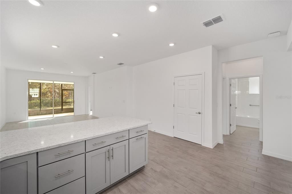 For Sale: $317,760 (2 beds, 2 baths, 1467 Square Feet)