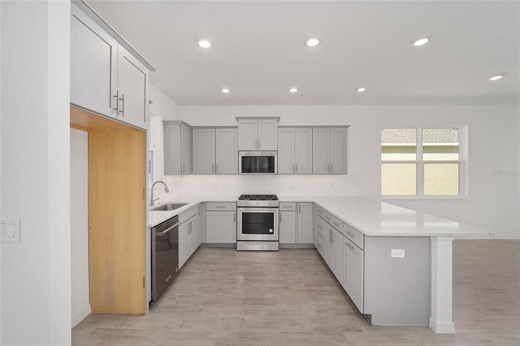 For Sale: $317,760 (2 beds, 2 baths, 1467 Square Feet)