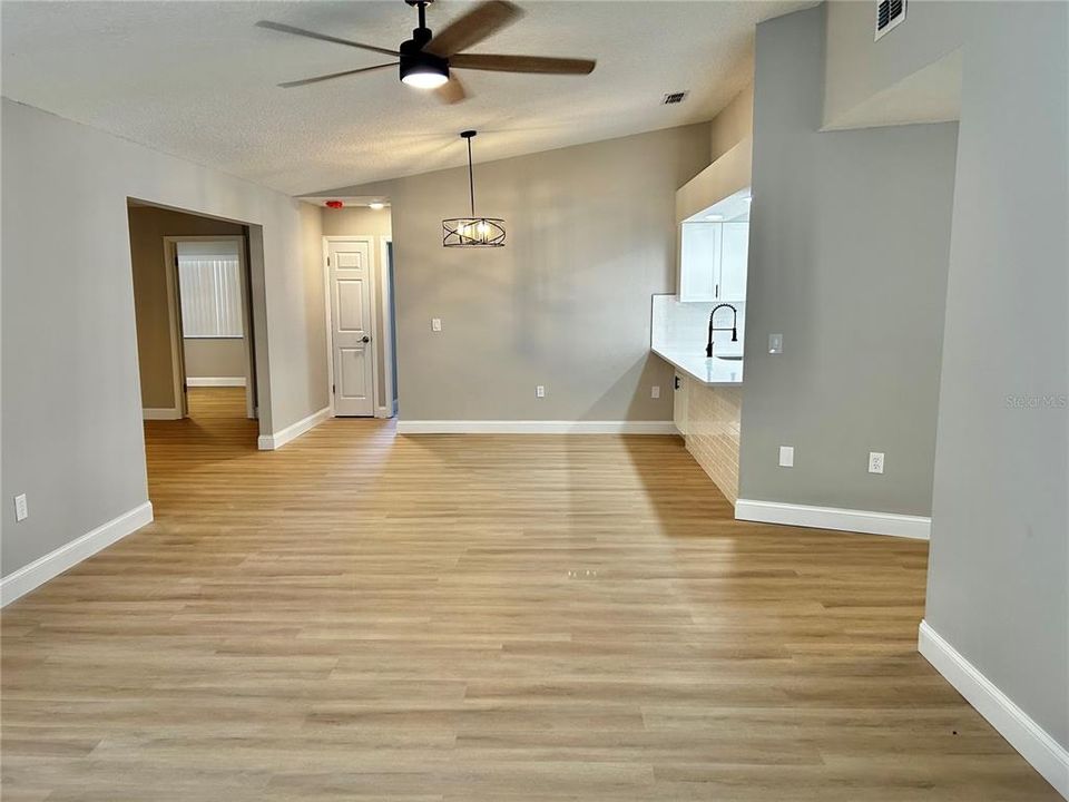 For Sale: $330,000 (3 beds, 2 baths, 1622 Square Feet)