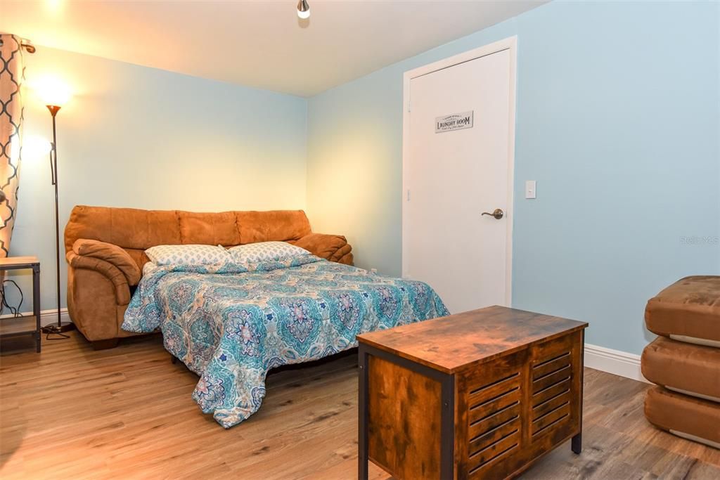 For Sale: $235,000 (2 beds, 1 baths, 1340 Square Feet)