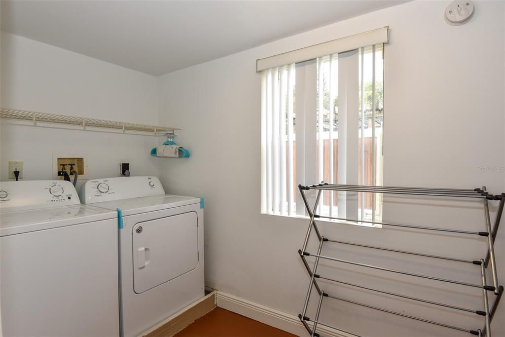 For Sale: $235,000 (2 beds, 1 baths, 1340 Square Feet)