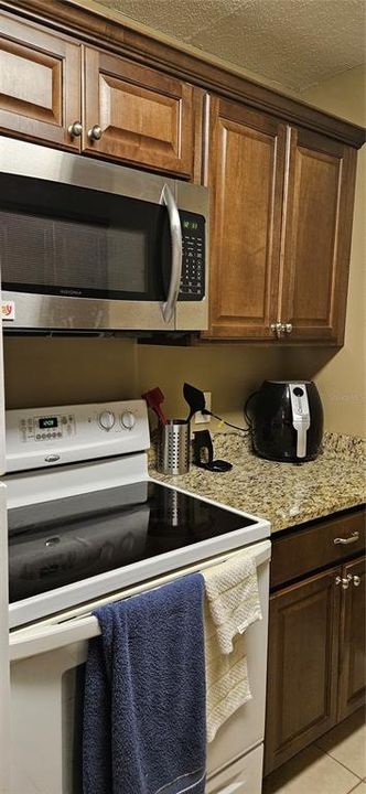 Kitchen - microwave, range