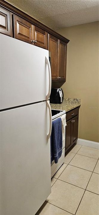 Kitchen - refrigerator, range