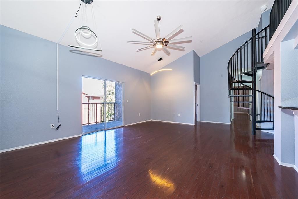 For Sale: $200,000 (2 beds, 2 baths, 1398 Square Feet)