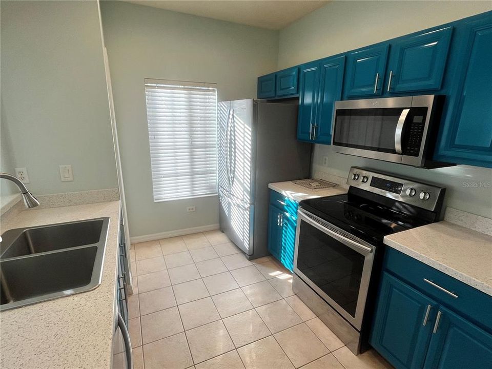 For Rent: $2,150 (3 beds, 2 baths, 1200 Square Feet)