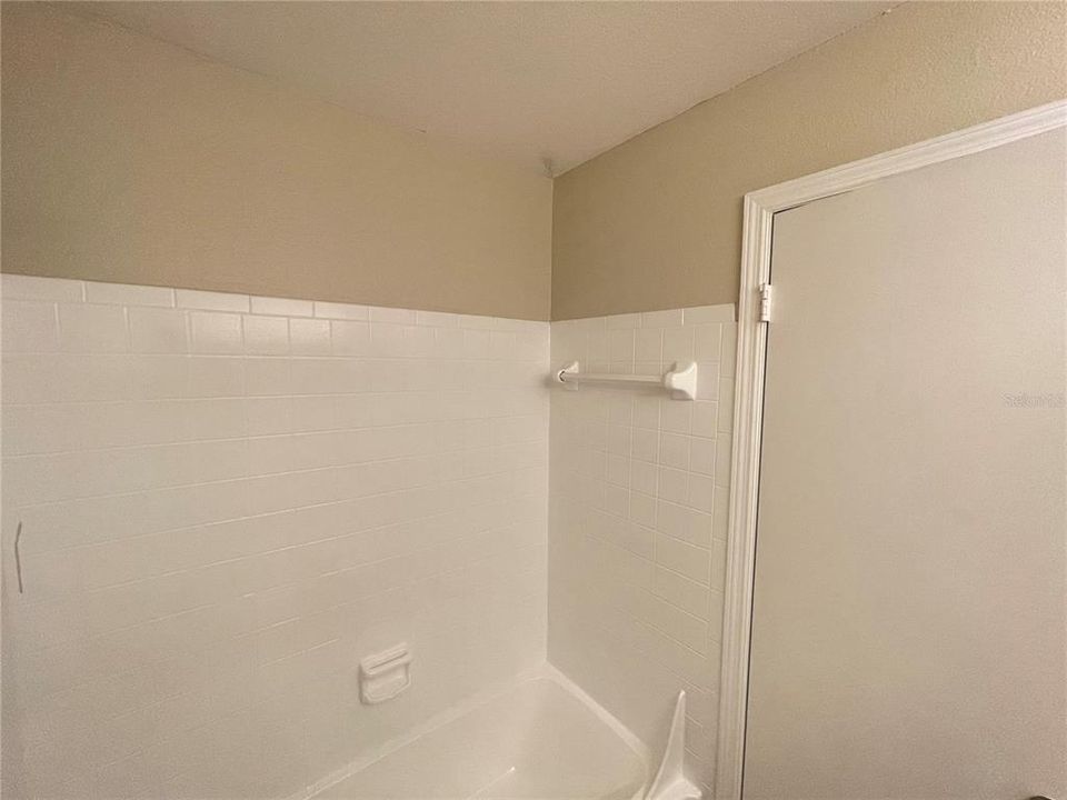 For Rent: $1,195 (1 beds, 1 baths, 560 Square Feet)