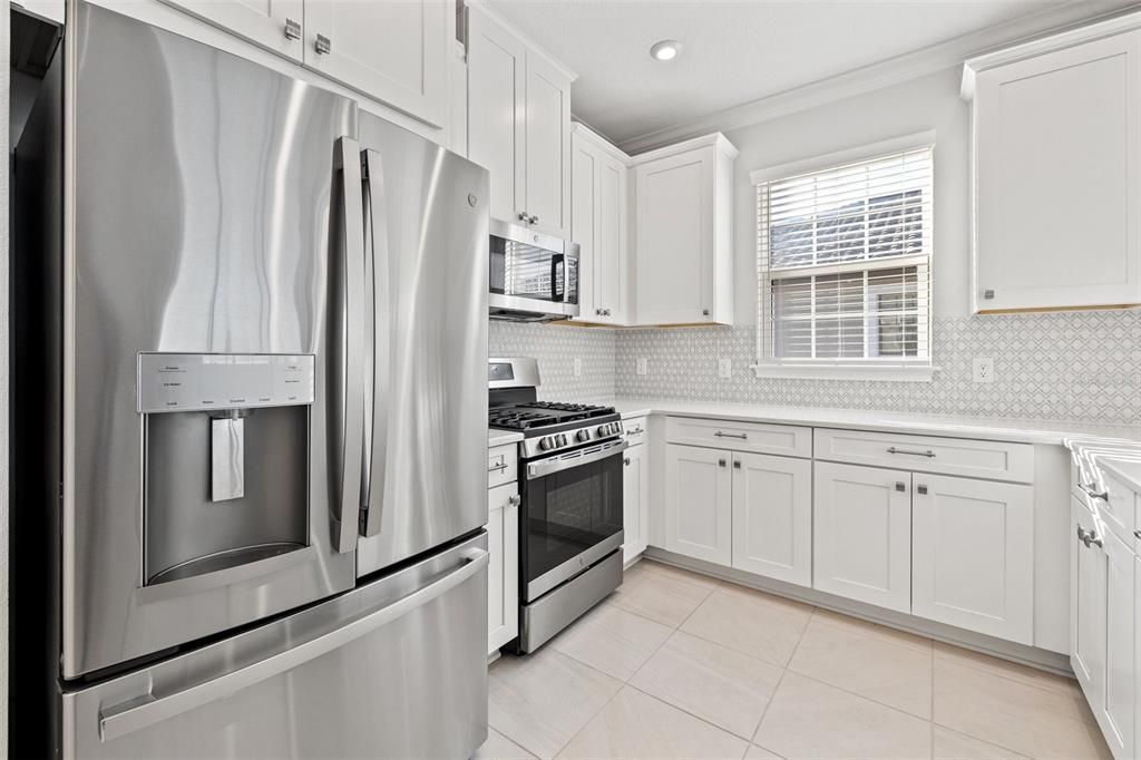 For Sale: $429,900 (2 beds, 2 baths, 1582 Square Feet)