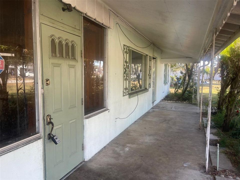 For Sale: $199,000 (2 beds, 1 baths, 1170 Square Feet)