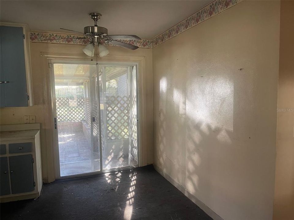 For Sale: $199,000 (2 beds, 1 baths, 1170 Square Feet)