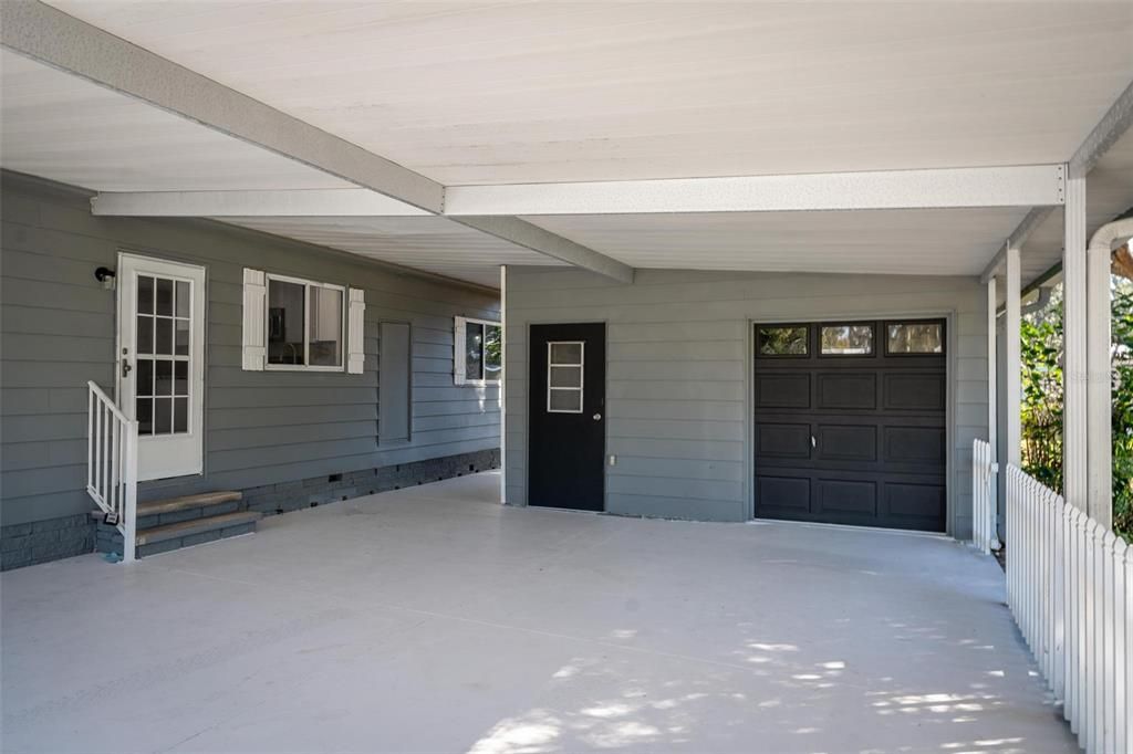 Carport / Garage