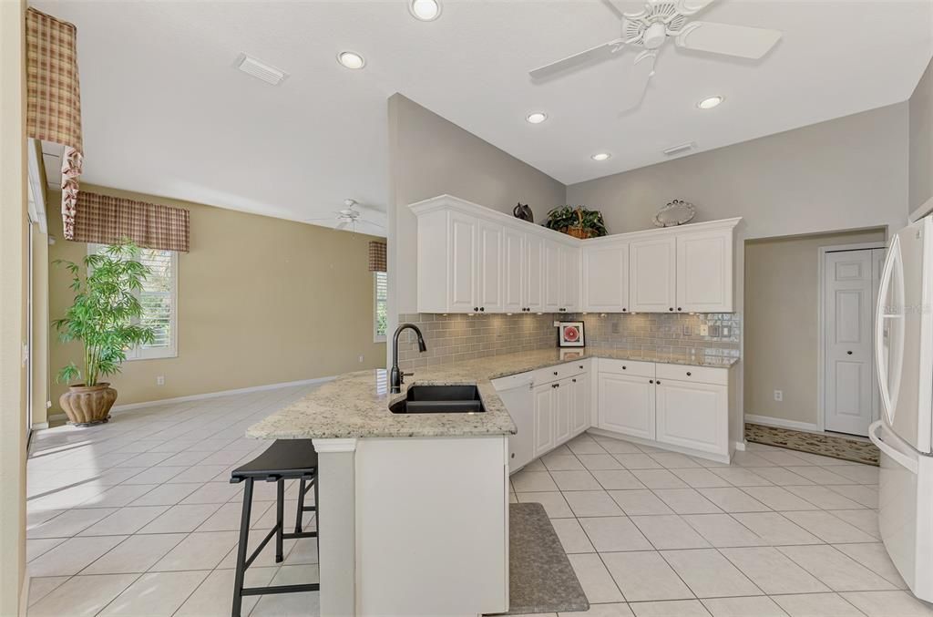 For Sale: $439,900 (2 beds, 2 baths, 1557 Square Feet)