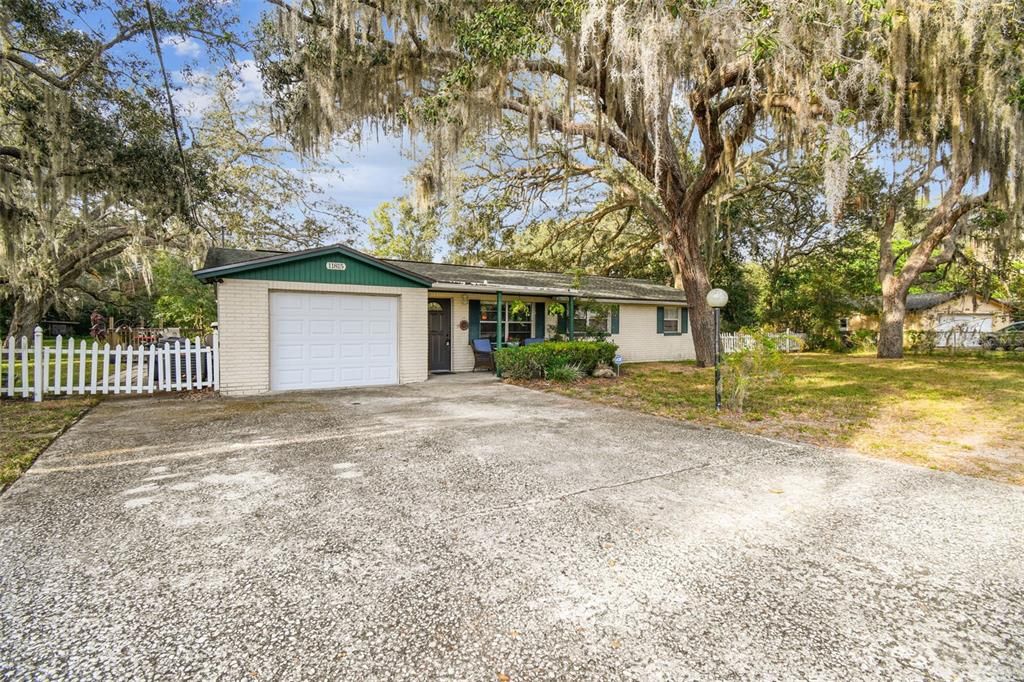 Active With Contract: $300,000 (3 beds, 2 baths, 1534 Square Feet)