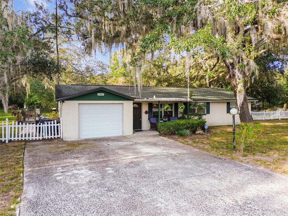 Active With Contract: $300,000 (3 beds, 2 baths, 1534 Square Feet)