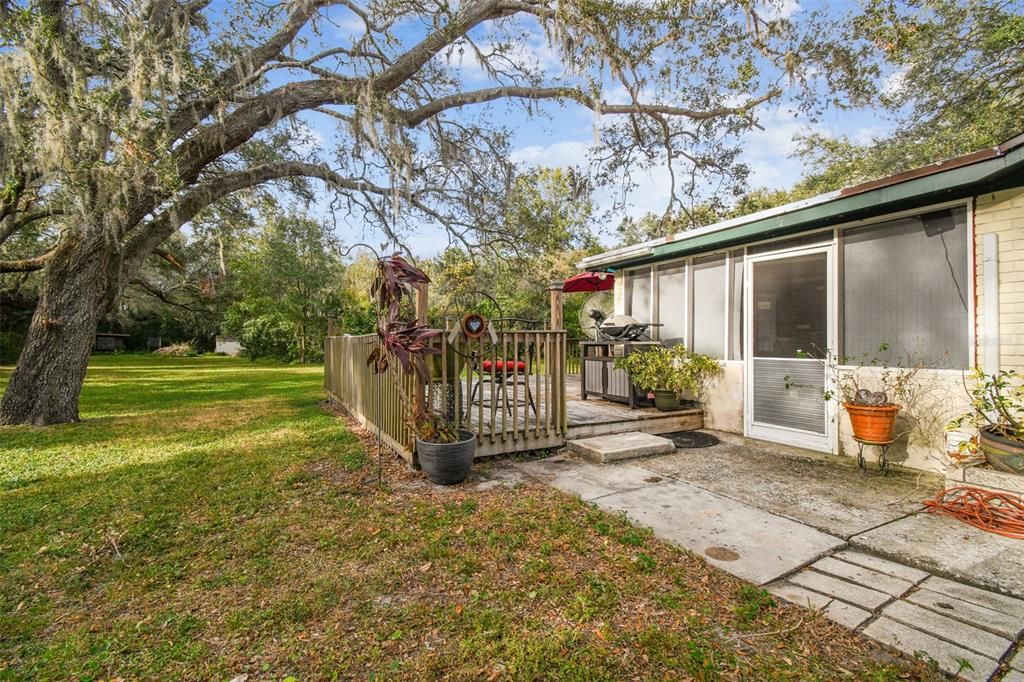 Active With Contract: $300,000 (3 beds, 2 baths, 1534 Square Feet)