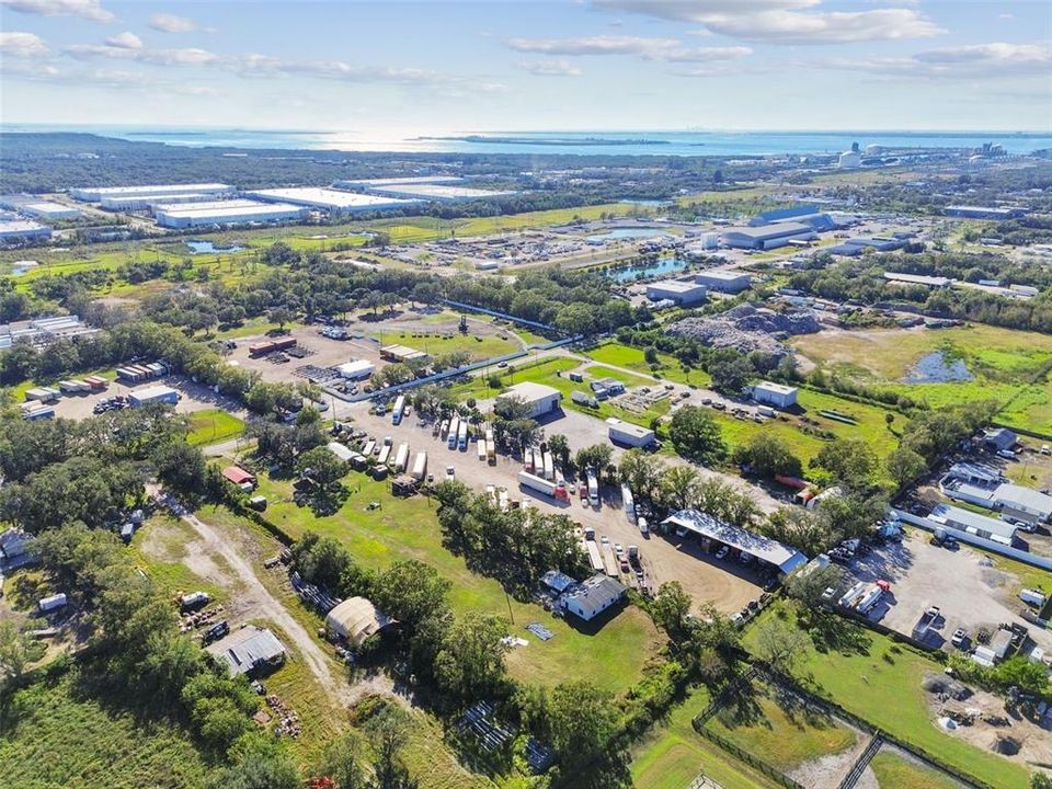 Recently Sold: $1,297,500 (2 beds, 1 baths, 1074 Square Feet)