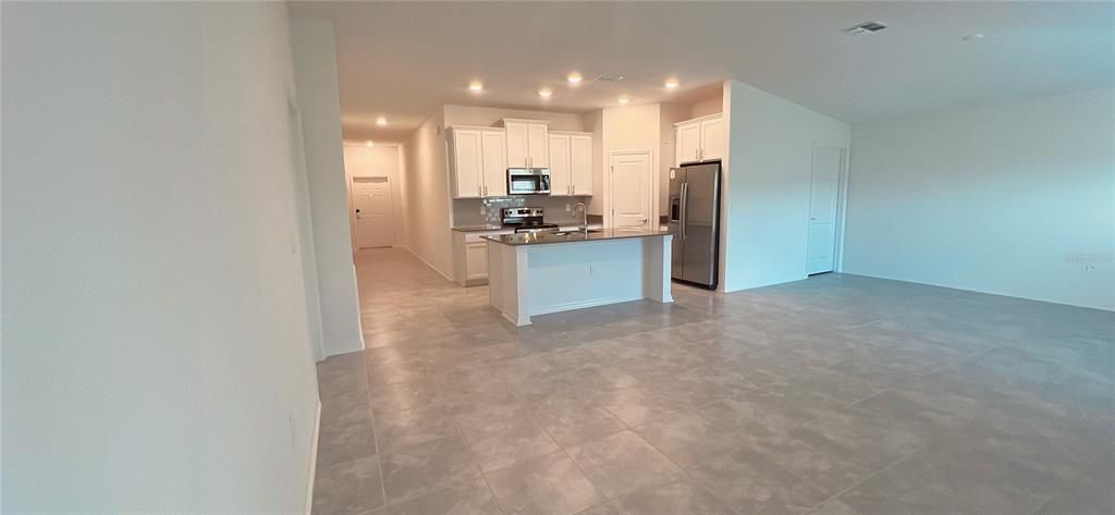 For Sale: $349,900 (3 beds, 2 baths, 1555 Square Feet)