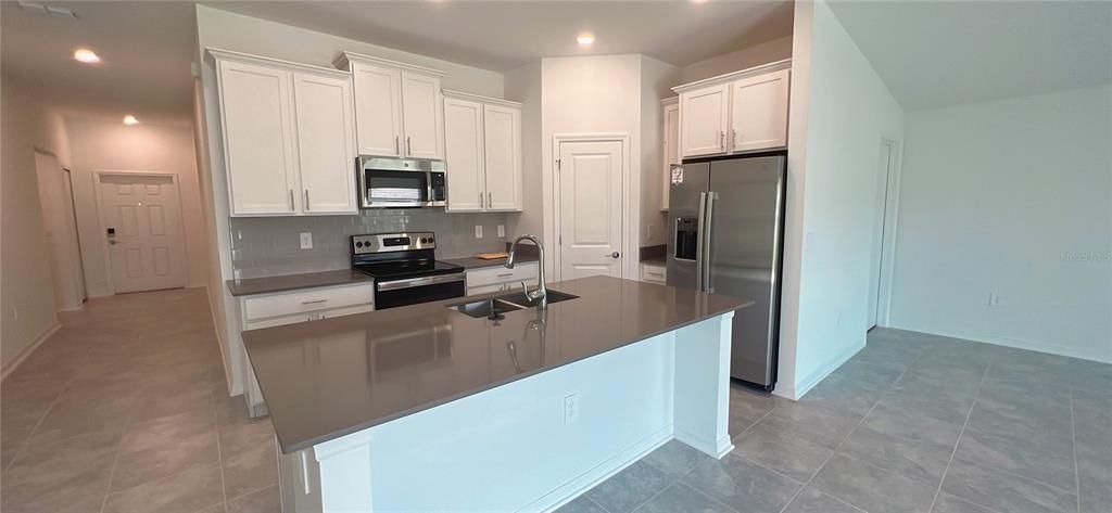 For Sale: $349,900 (3 beds, 2 baths, 1555 Square Feet)