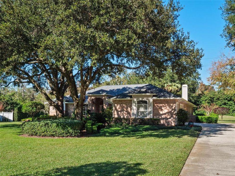 For Sale: $1,000,000 (4 beds, 3 baths, 3713 Square Feet)