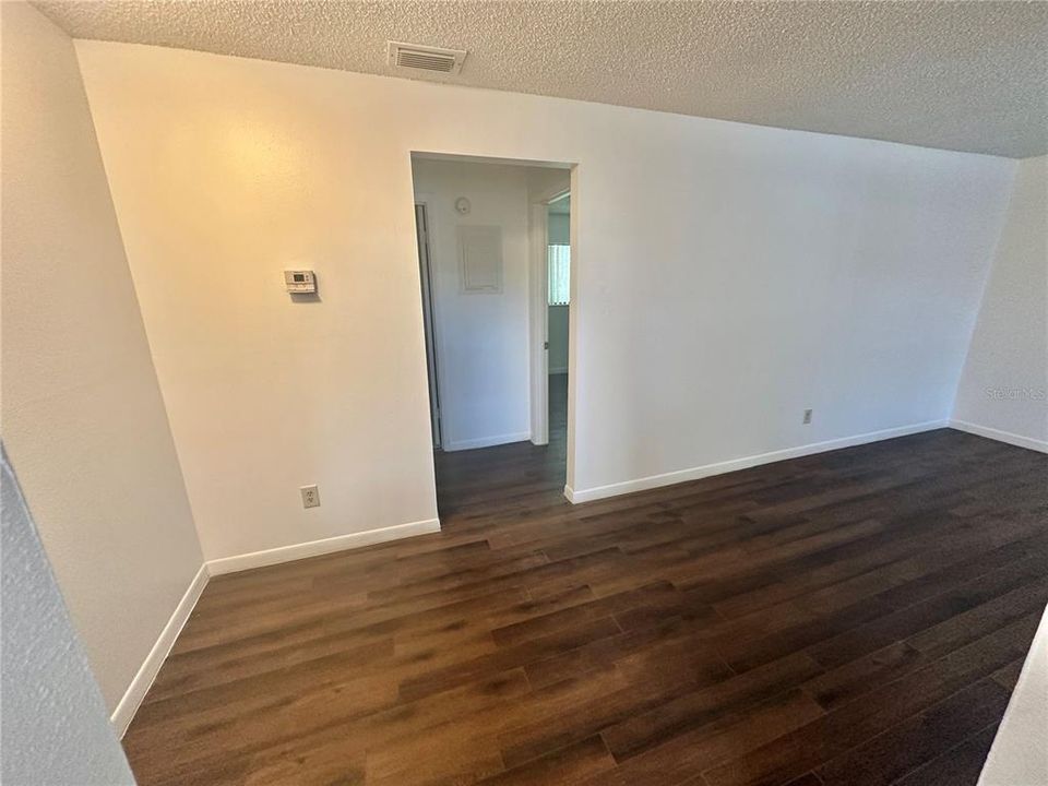 For Rent: $1,195 (1 beds, 1 baths, 15476 Square Feet)