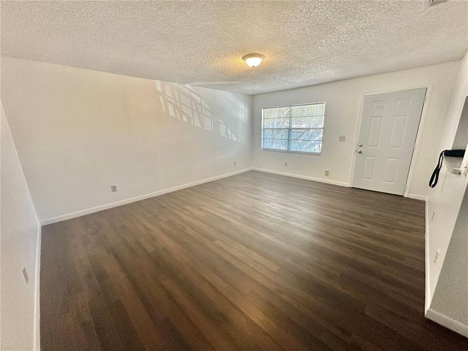 For Rent: $1,195 (1 beds, 1 baths, 15476 Square Feet)