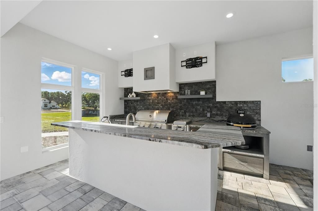 Active With Contract: $1,835,000 (4 beds, 4 baths, 4050 Square Feet)