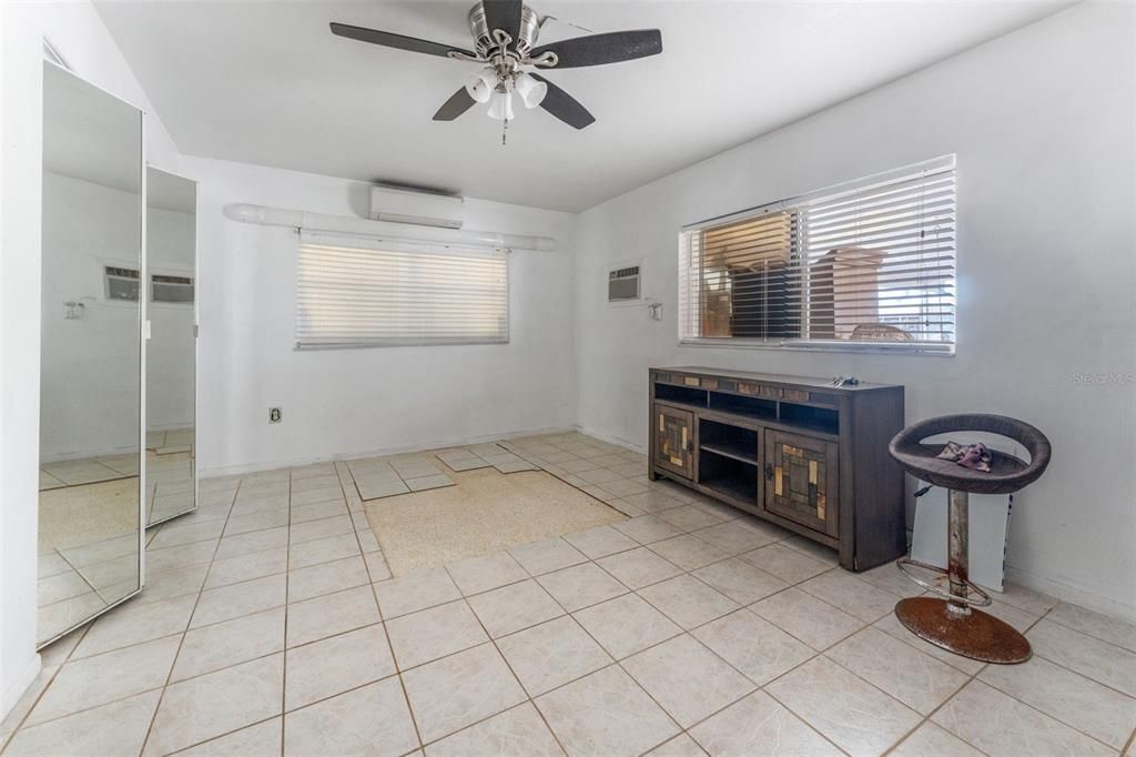 Active With Contract: $425,000 (3 beds, 3 baths, 2983 Square Feet)