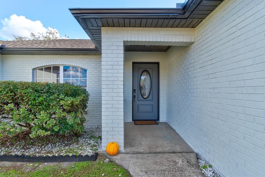 For Sale: $349,900 (3 beds, 2 baths, 1402 Square Feet)