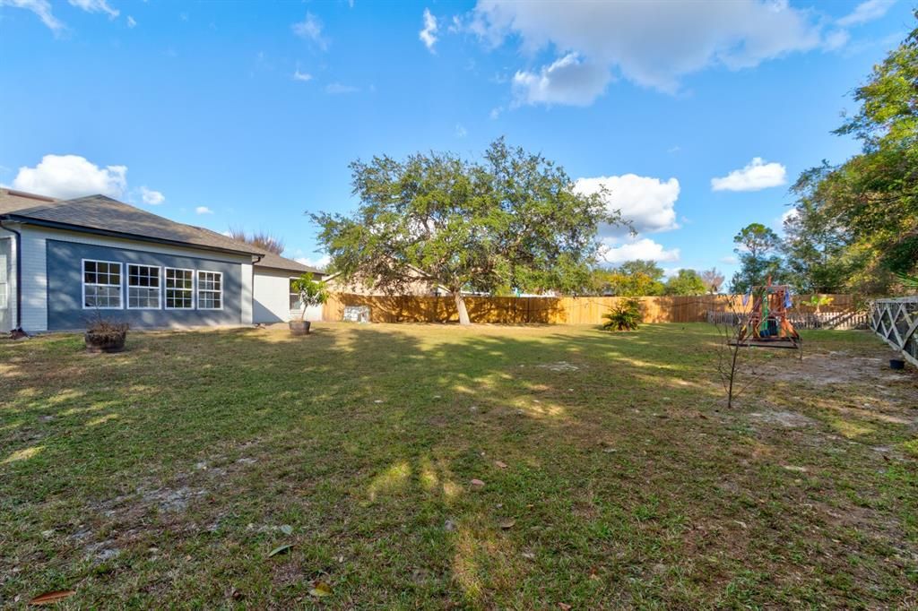 For Sale: $349,900 (3 beds, 2 baths, 1402 Square Feet)