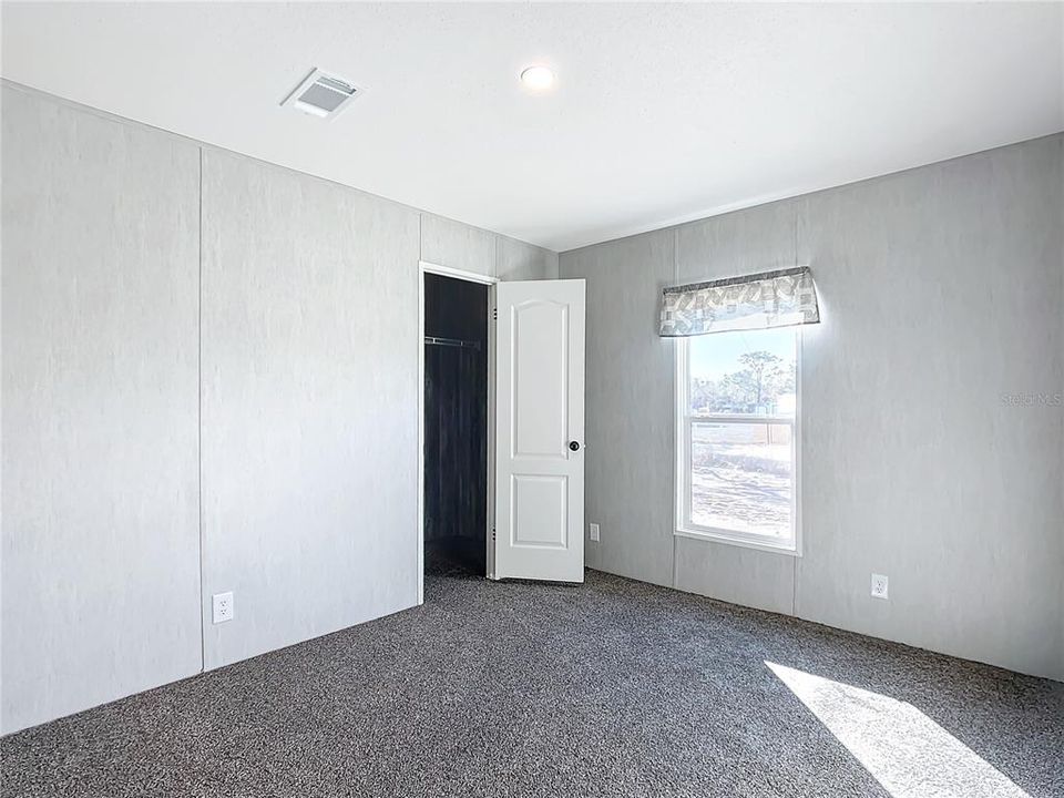 For Sale: $204,800 (3 beds, 2 baths, 1352 Square Feet)