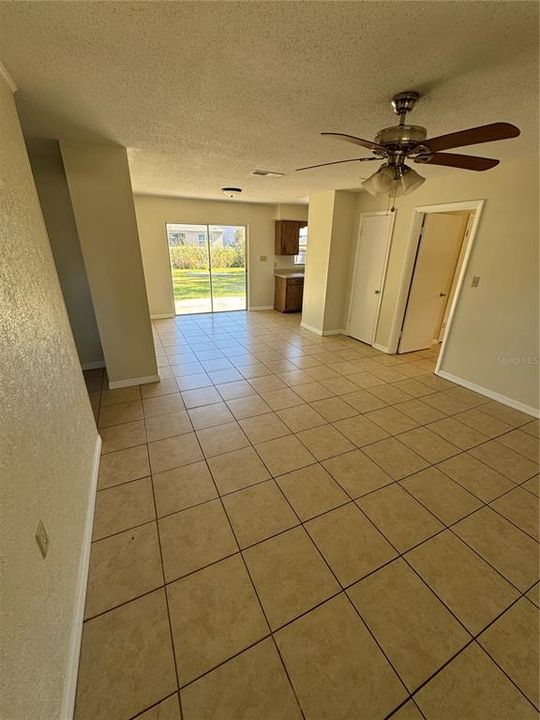 For Sale: $284,900 (3 beds, 1 baths, 1000 Square Feet)