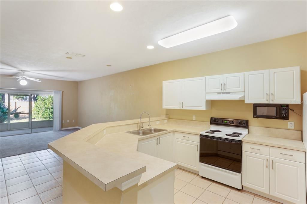 For Sale: $235,000 (2 beds, 2 baths, 1465 Square Feet)