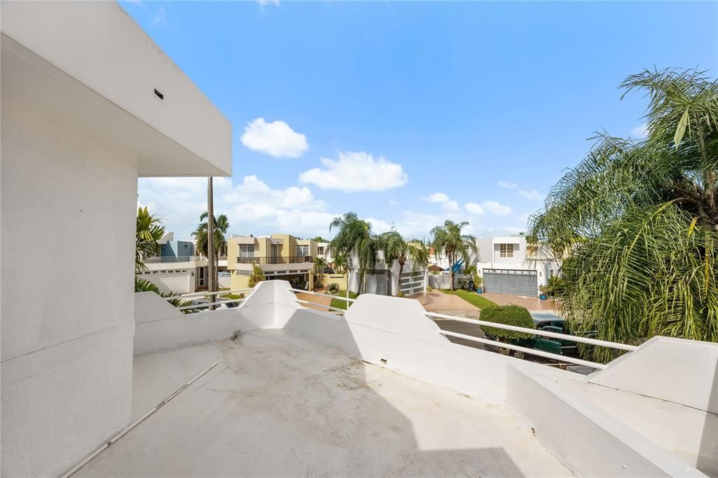 Master Bedroom's Balcony