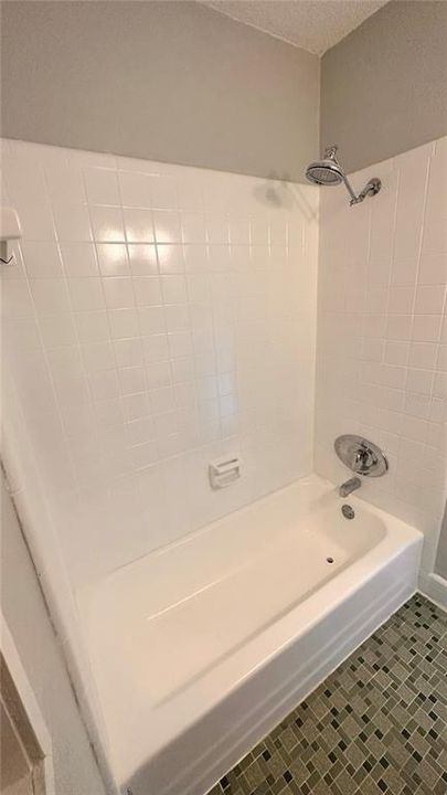 For Rent: $1,600 (2 beds, 1 baths, 814 Square Feet)