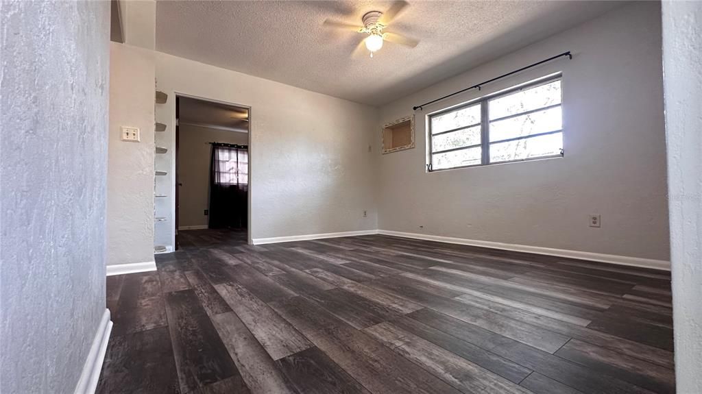 For Rent: $1,600 (2 beds, 1 baths, 814 Square Feet)