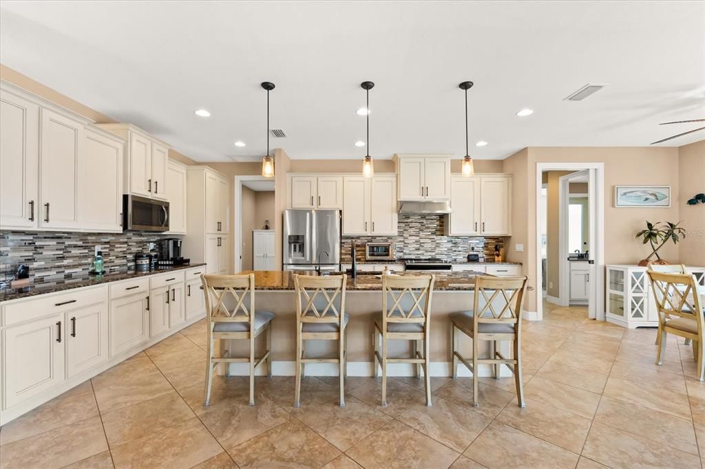 Stylish Breakfast Bar for Casual Dining