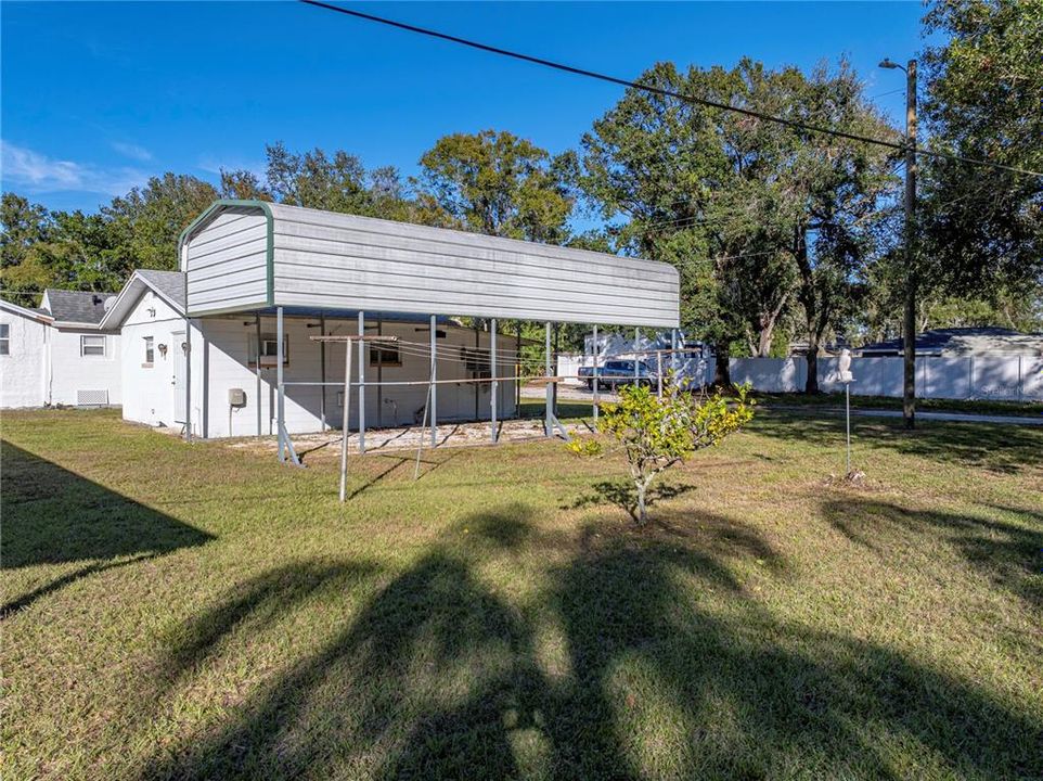 Active With Contract: $260,000 (3 beds, 2 baths, 1132 Square Feet)