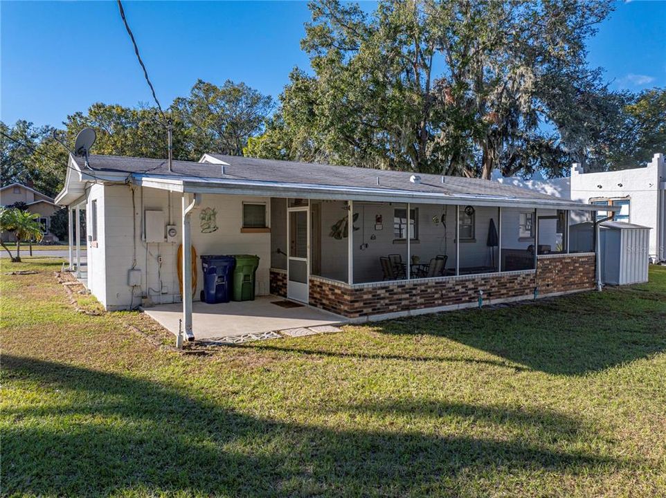 Active With Contract: $260,000 (3 beds, 2 baths, 1132 Square Feet)