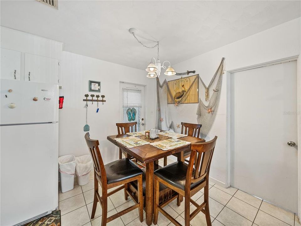 Active With Contract: $260,000 (3 beds, 2 baths, 1132 Square Feet)