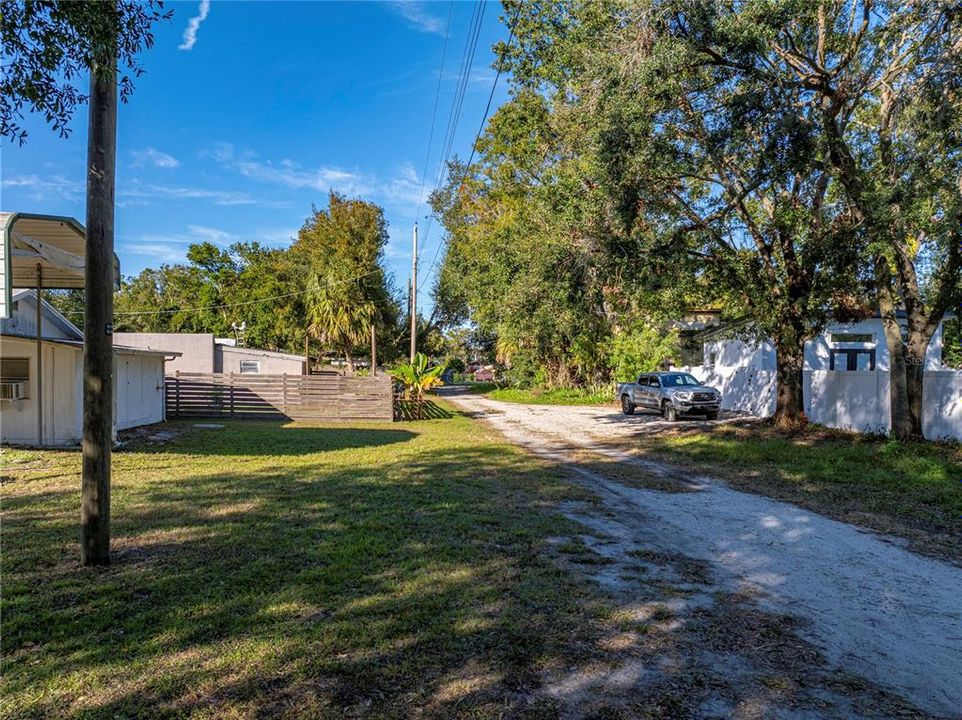 Active With Contract: $260,000 (3 beds, 2 baths, 1132 Square Feet)