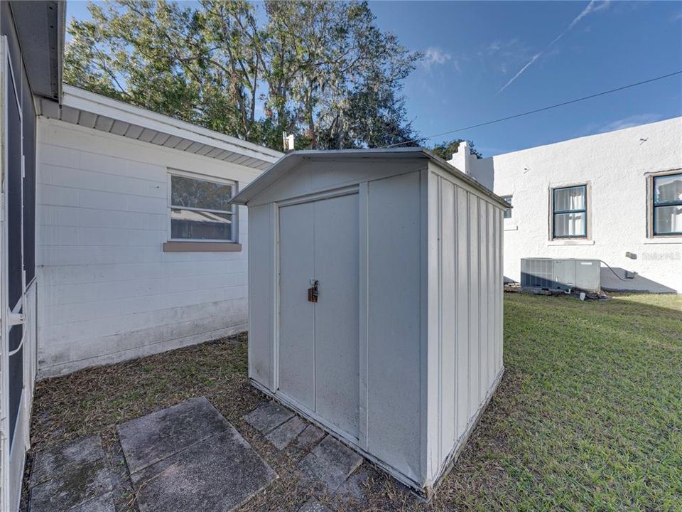 Active With Contract: $260,000 (3 beds, 2 baths, 1132 Square Feet)