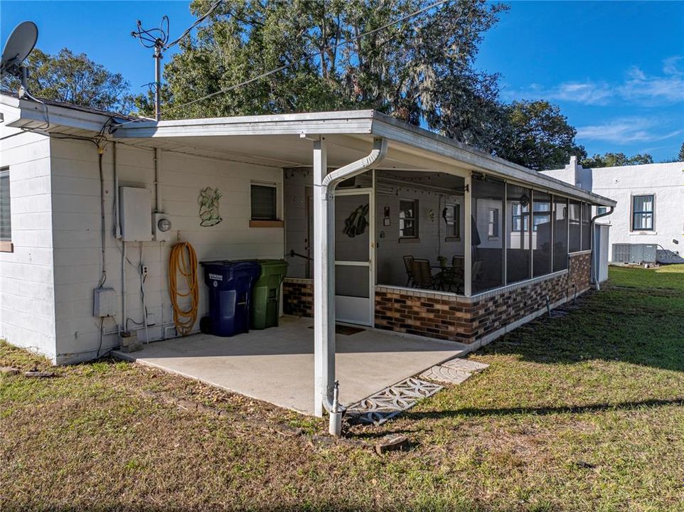 Active With Contract: $260,000 (3 beds, 2 baths, 1132 Square Feet)