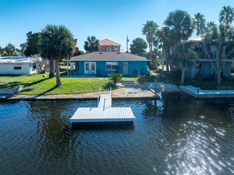 Active With Contract: $320,000 (3 beds, 2 baths, 1068 Square Feet)