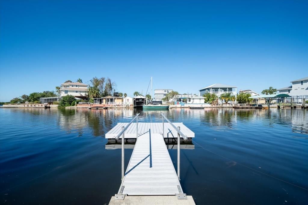 Active With Contract: $320,000 (3 beds, 2 baths, 1068 Square Feet)