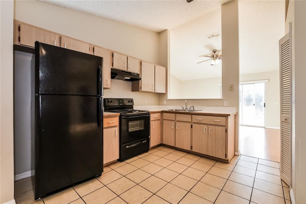 For Sale: $294,900 (3 beds, 2 baths, 1585 Square Feet)